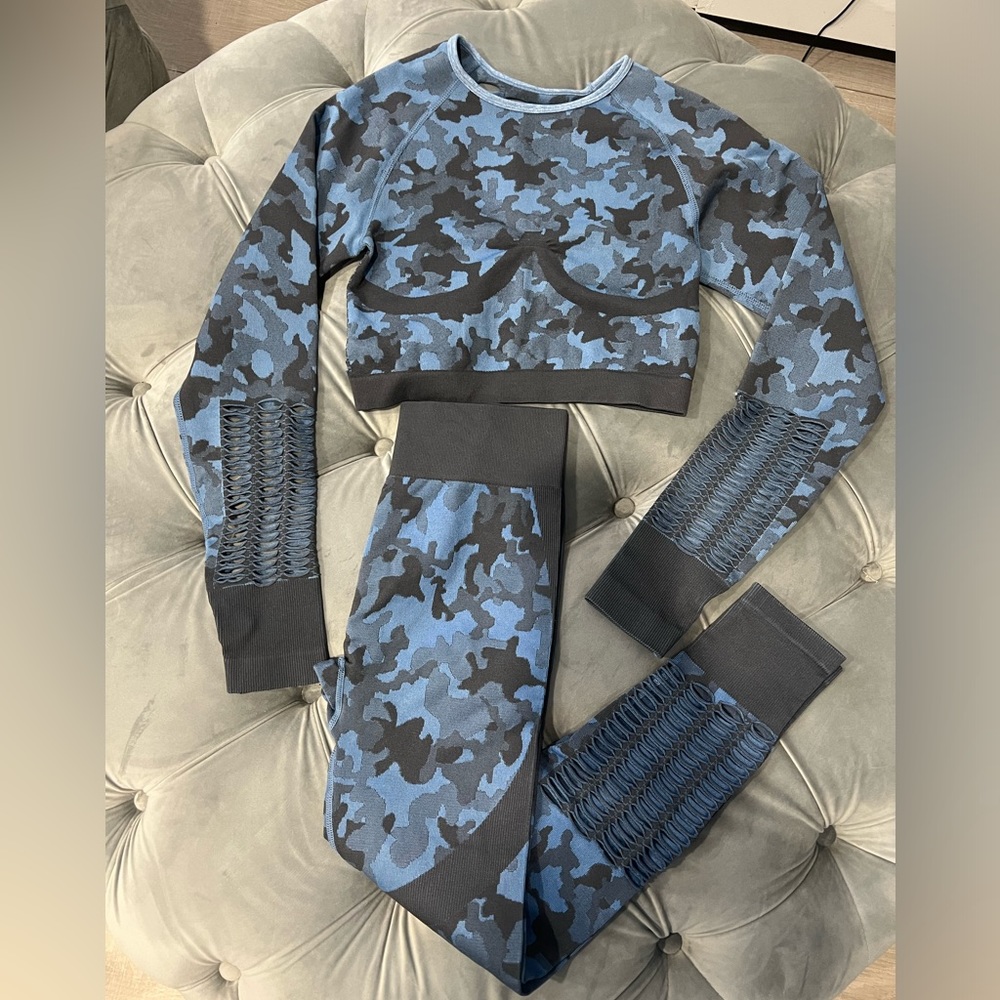 Camouflage workout set